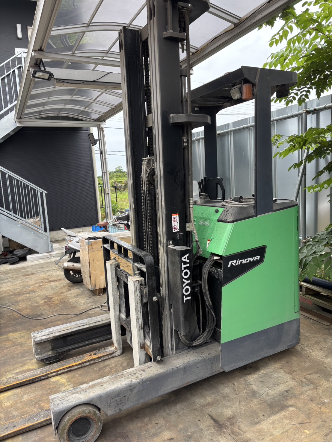 トヨタL＆F　2019年製  リーチ3.0t　６Mマスト